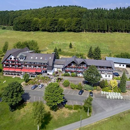 Berghotel Habbel Und Die Welt Kann Warten Cobbenrode Esterno foto