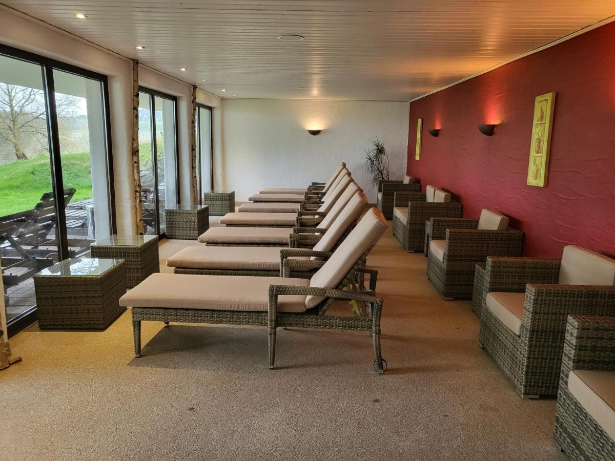 Berghotel Habbel Und Die Welt Kann Warten Cobbenrode Esterno foto