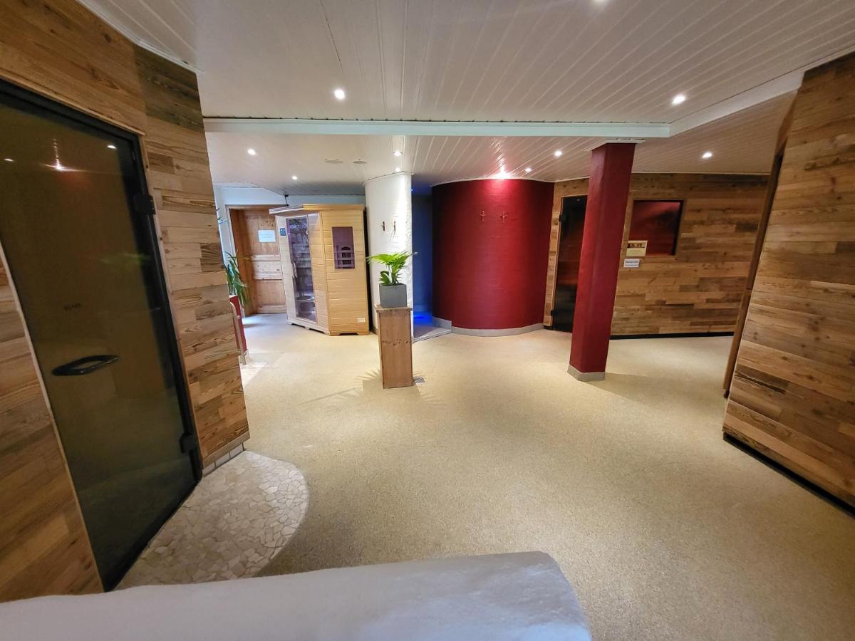 Berghotel Habbel Und Die Welt Kann Warten Cobbenrode Esterno foto