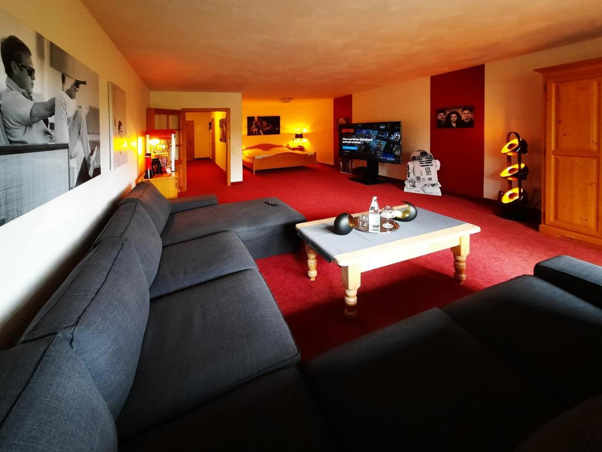 Berghotel Habbel Und Die Welt Kann Warten Cobbenrode Esterno foto