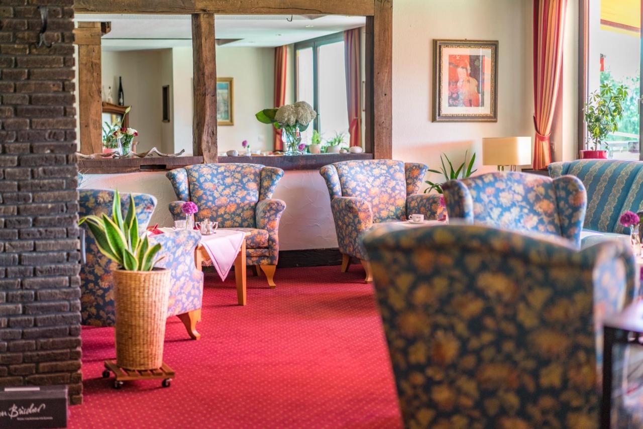 Berghotel Habbel Und Die Welt Kann Warten Cobbenrode Esterno foto